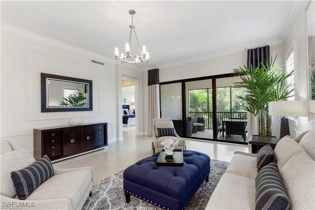 16382 Viansa WAY 3-102, Naples, FL 34110