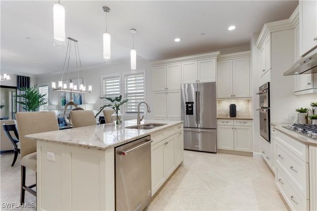 16382 Viansa WAY 3-102, Naples, FL 34110