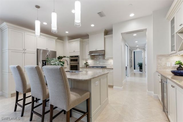 16382 Viansa WAY 3-102, Naples, FL 34110