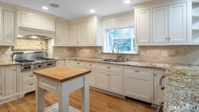 91 Lantern Ridge Road, New Canaan, CT 06840