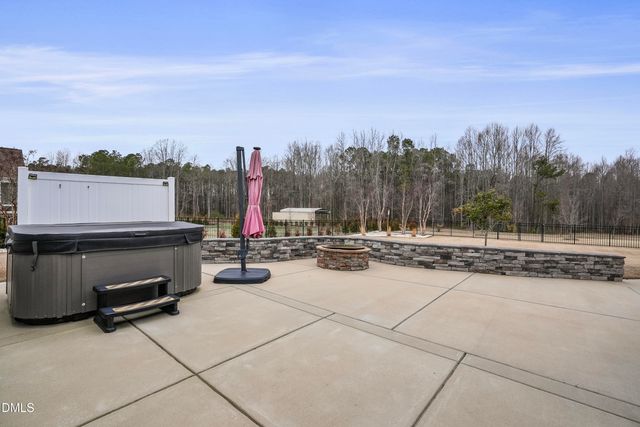 68 Jeans Way, Benson, NC 27504