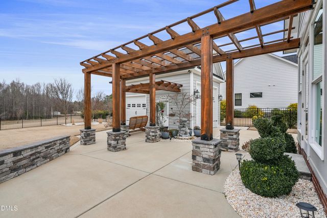 68 Jeans Way, Benson, NC 27504