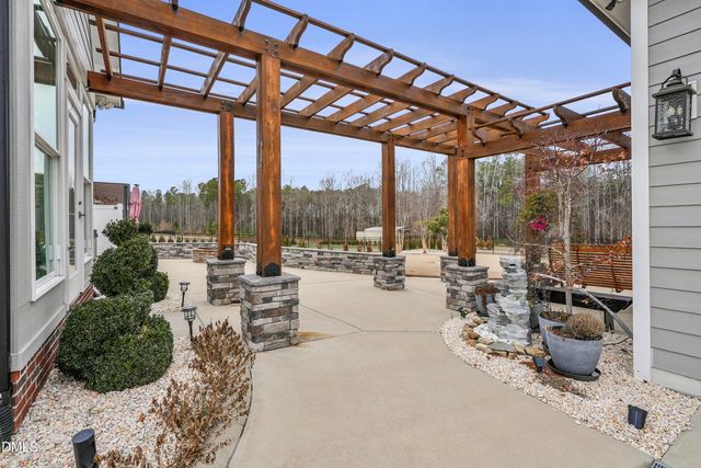 68 Jeans Way, Benson, NC 27504