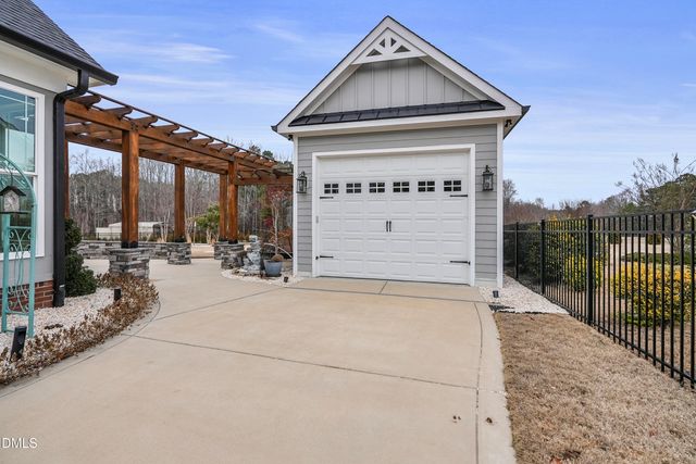 68 Jeans Way, Benson, NC 27504