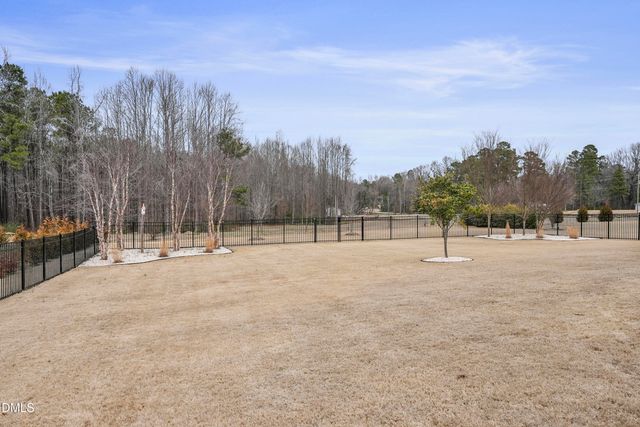 68 Jeans Way, Benson, NC 27504