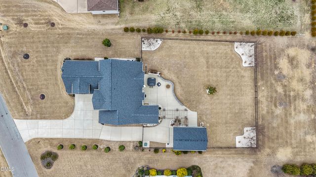 68 Jeans Way, Benson, NC 27504