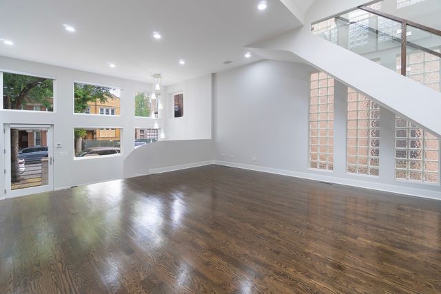 908 N Winchester Avenue, Chicago, IL 60622