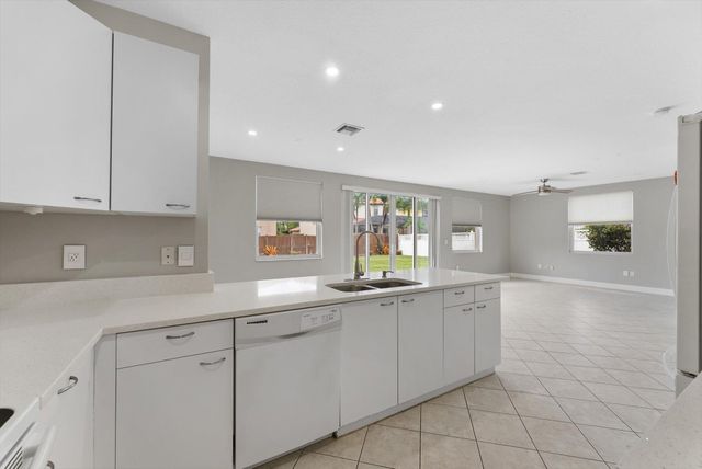 9825 Scribner Lane, Wellington, FL 33414