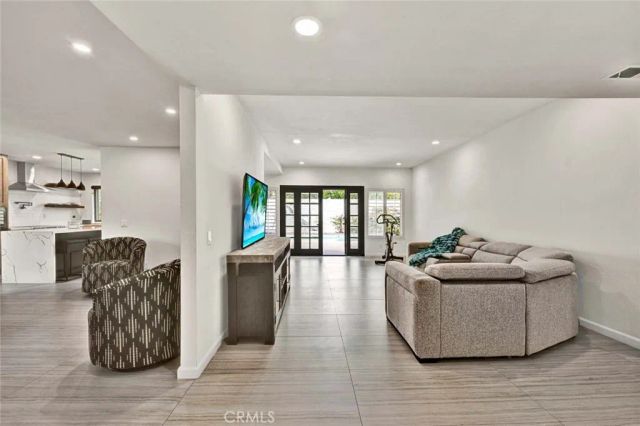 21151 Chubasco Lane, Huntington Beach, CA 92646