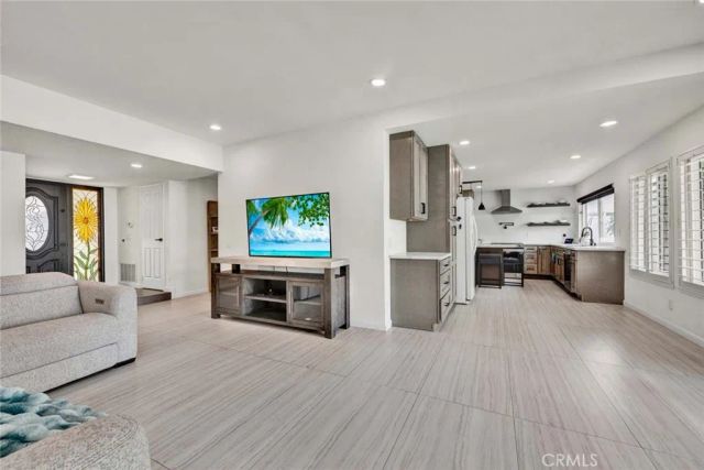21151 Chubasco Lane, Huntington Beach, CA 92646