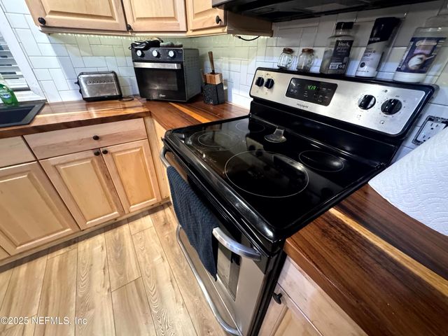 208 W HOLTZ Street, Hastings, FL 32145