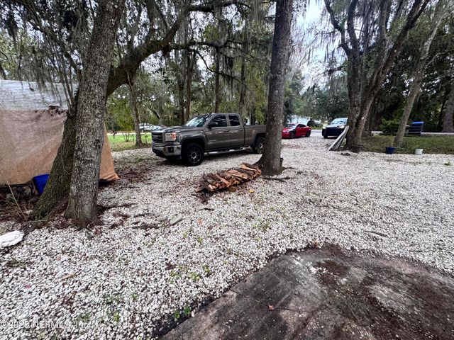 208 W HOLTZ Street, Hastings, FL 32145