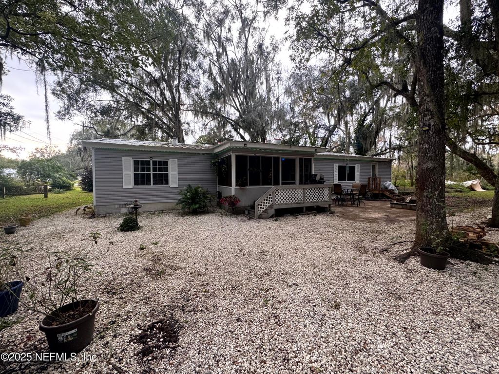 208 W HOLTZ Street, Hastings, FL 32145