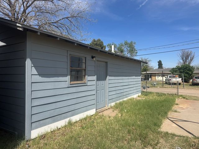 2706 N Hancock Ave, Odessa, TX 79762