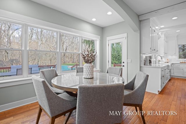 5254 Canyon River Drive NE, Ada, MI 49301