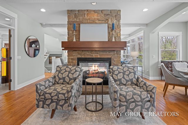 5254 Canyon River Drive NE, Ada, MI 49301