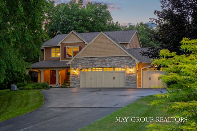5254 Canyon River Drive NE, Ada, MI 49301