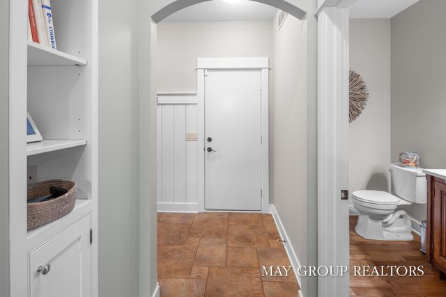 5254 Canyon River Drive NE, Ada, MI 49301