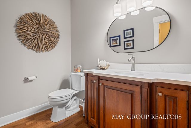 5254 Canyon River Drive NE, Ada, MI 49301