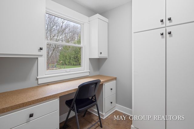 5254 Canyon River Drive NE, Ada, MI 49301