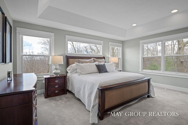 5254 Canyon River Drive NE, Ada, MI 49301