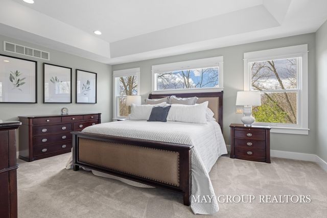 5254 Canyon River Drive NE, Ada, MI 49301