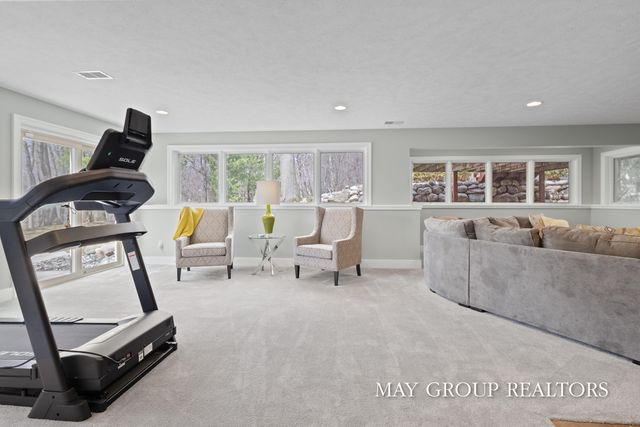 5254 Canyon River Drive NE, Ada, MI 49301