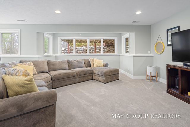 5254 Canyon River Drive NE, Ada, MI 49301