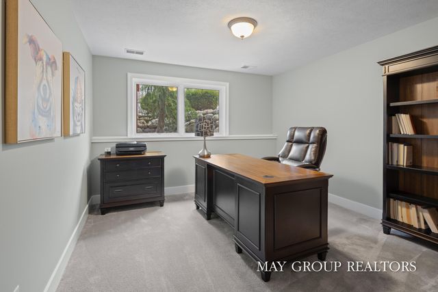5254 Canyon River Drive NE, Ada, MI 49301