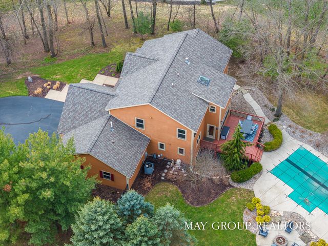 5254 Canyon River Drive NE, Ada, MI 49301