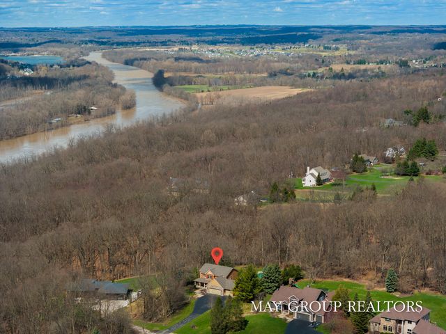5254 Canyon River Drive NE, Ada, MI 49301