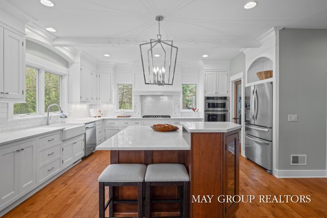 5254 Canyon River Drive NE, Ada, MI 49301