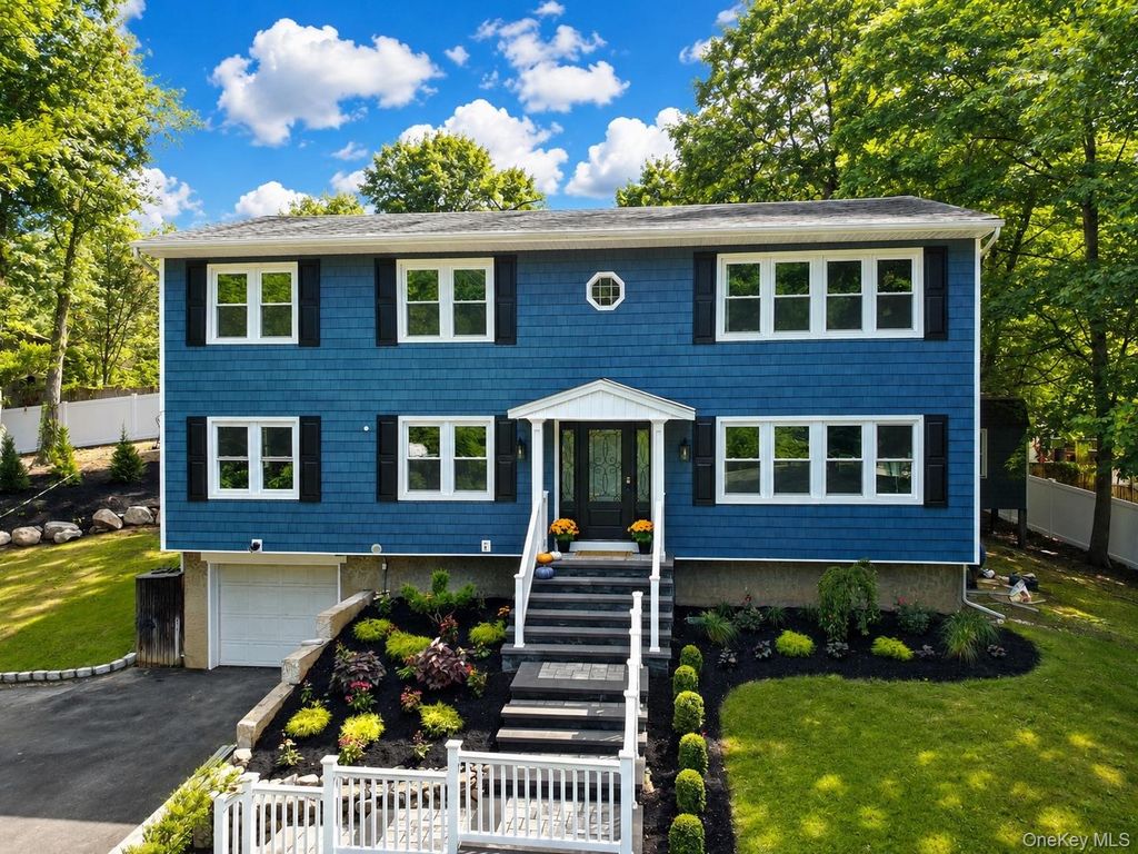32 & 34 Oakwood Road, Huntington, NY 11743 — exterior