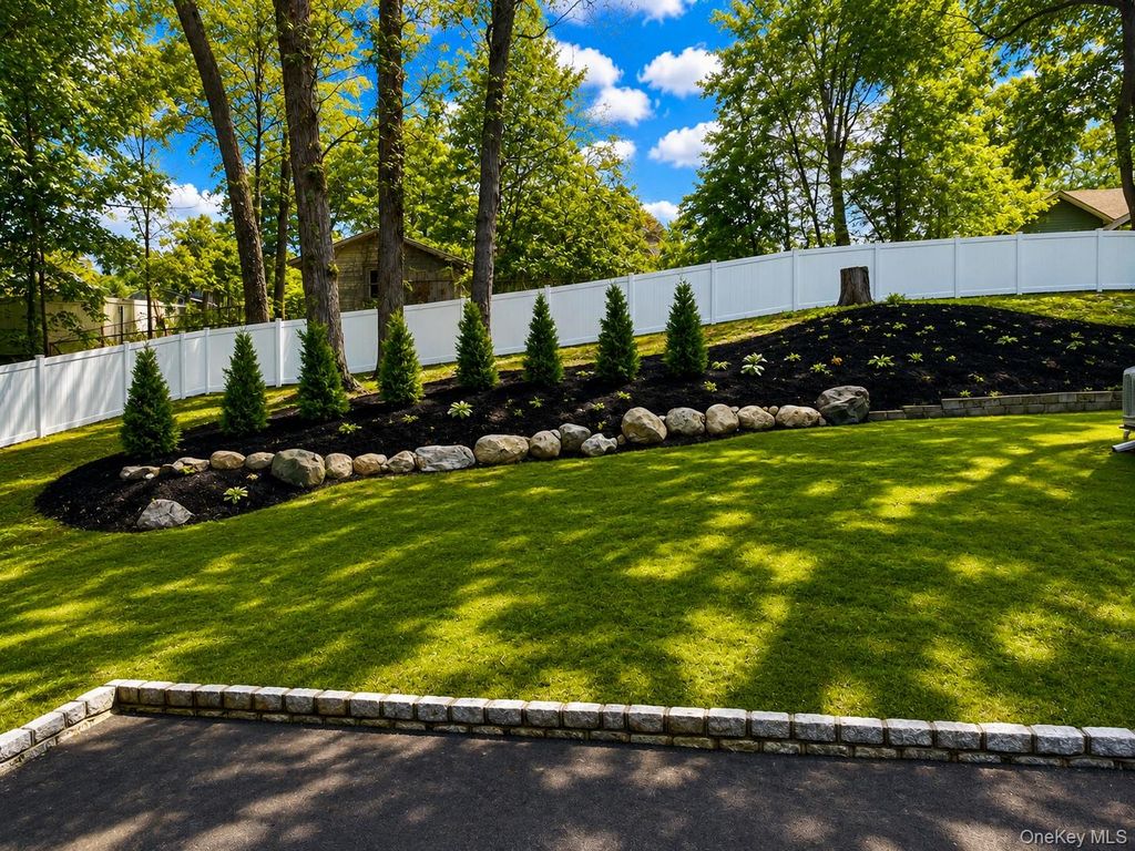 32 & 34 Oakwood Road, Huntington, NY 11743 — photo 4