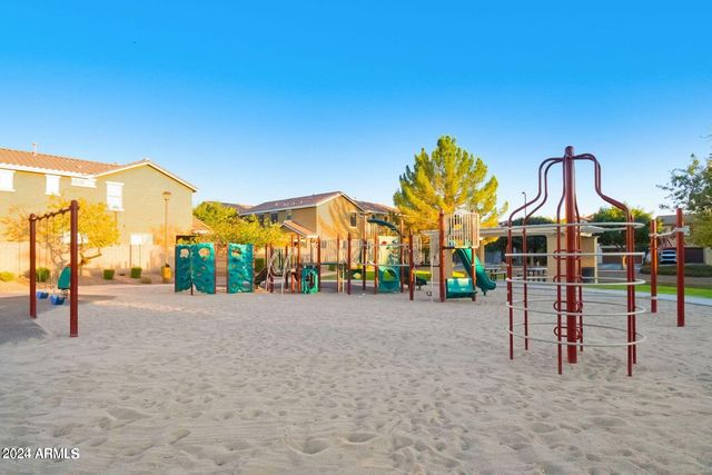 1882 S SETON Avenue, Gilbert, AZ 85295