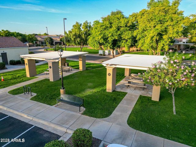 1882 S SETON Avenue, Gilbert, AZ 85295