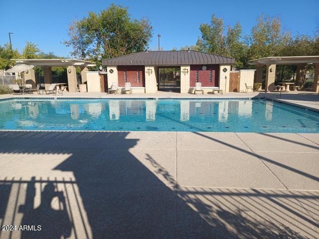 1882 S SETON Avenue, Gilbert, AZ 85295