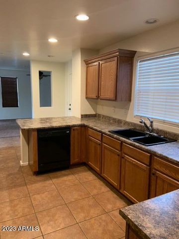 1882 S SETON Avenue, Gilbert, AZ 85295