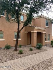 1882 S SETON Avenue, Gilbert, AZ 85295