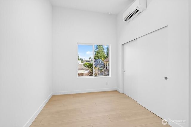 1220 NE 100th Street, Seattle, WA 98125