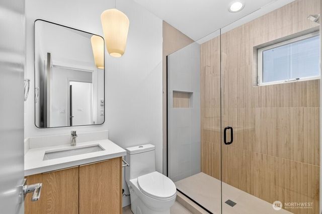 1220 NE 100th Street, Seattle, WA 98125