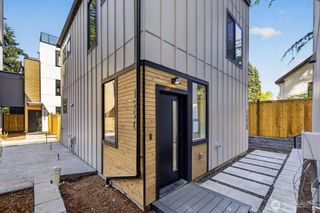 1220 NE 100th Street, Seattle, WA 98125