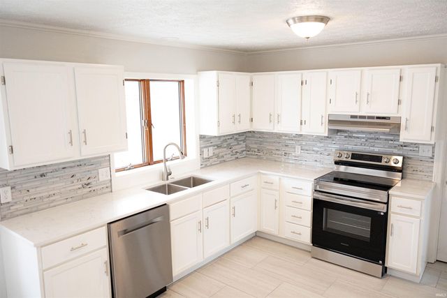 3939 W Woodhaven Drive, Bloomington, IN 47403