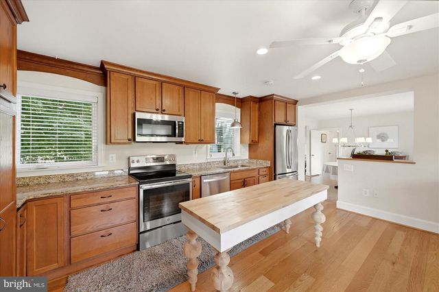 37860 CHARLES TOWN PIKE, Purcellville, VA 20132