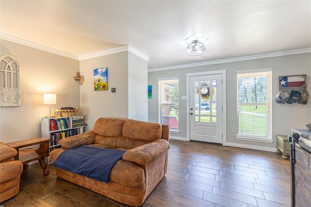 310 Medford Street, Vidor, TX 77662