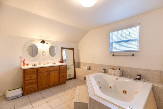 310 Medford Street, Vidor, TX 77662