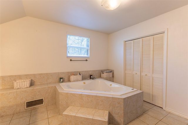 310 Medford Street, Vidor, TX 77662