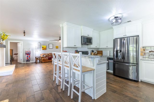 310 Medford Street, Vidor, TX 77662