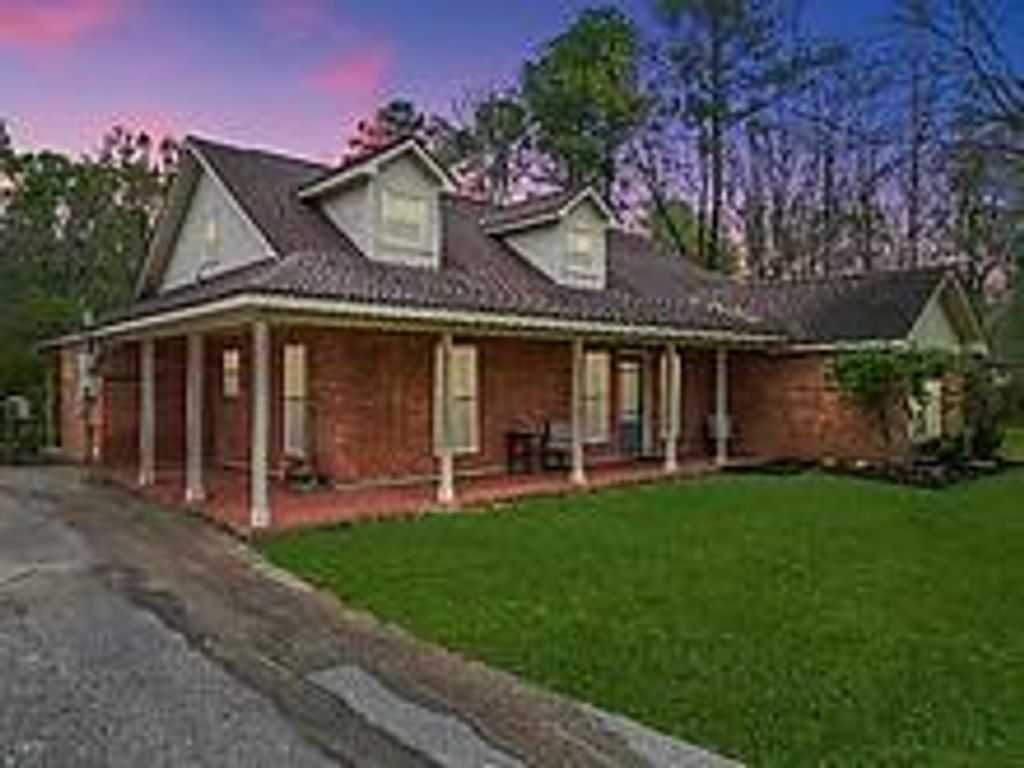 310 Medford Street, Vidor, TX 77662