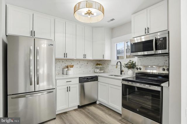 6449 WOODGREEN CIR, Baltimore, MD 21207